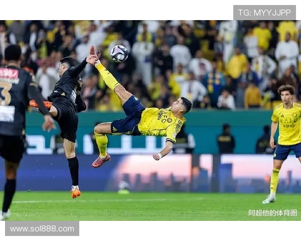 C罗双响皇马遭绝杀曼城差两分